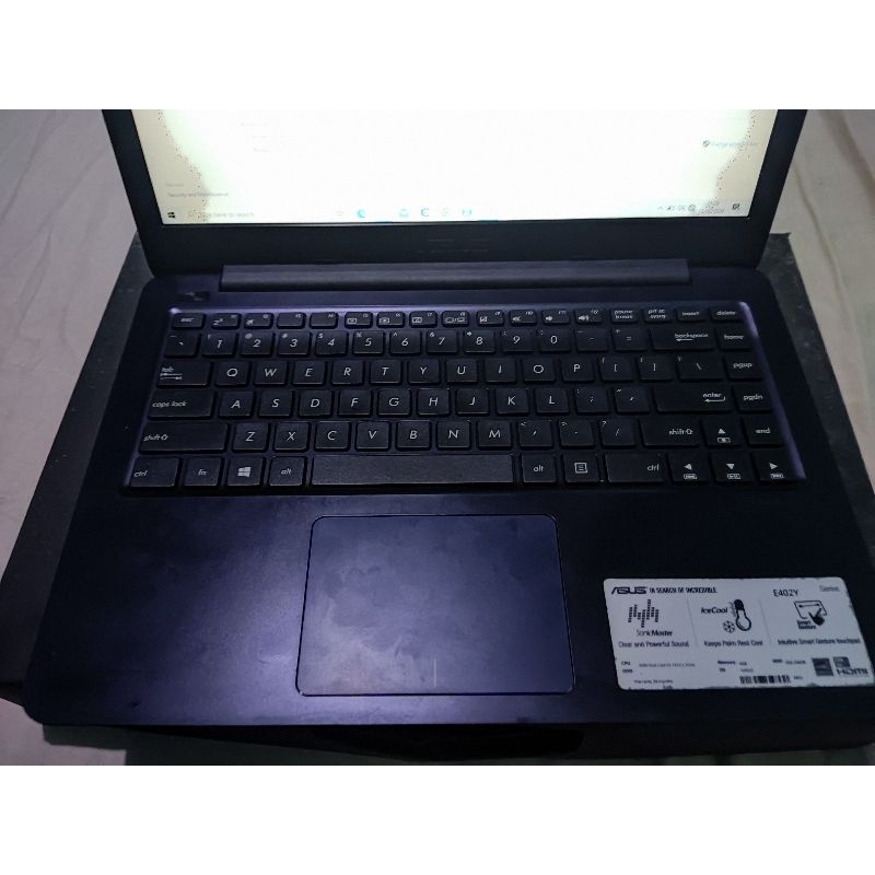Laptop ASUS E402Y RAM 4GB AMD E2 SSD 256gb