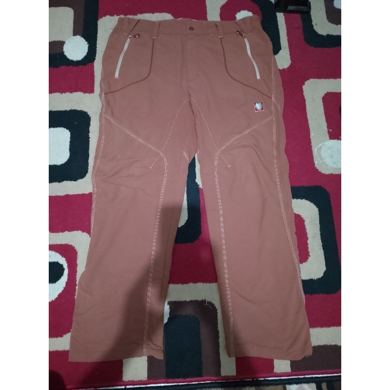 CELANA GUNUNG BLACK YAK