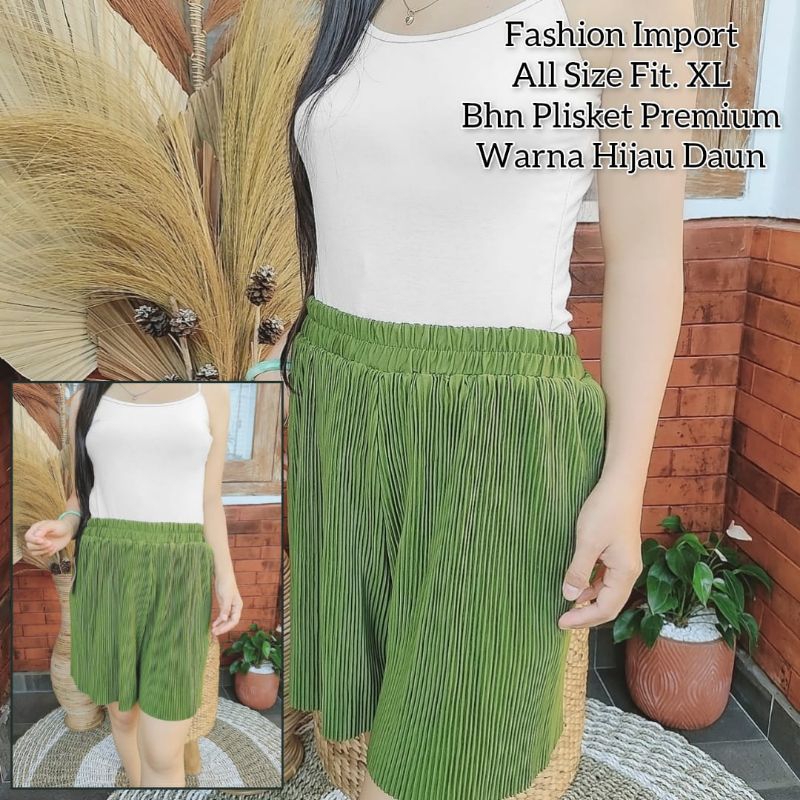 Celana Plisket Pendek Wanita