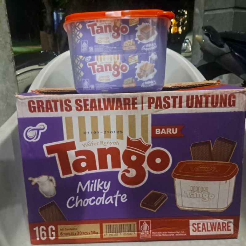 

WAFER TANGO 16 gr, isi 20 pcs, BONUS TOPLES !!