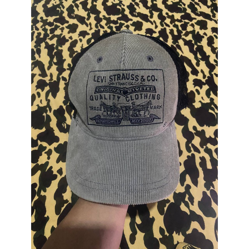 Trucker Levis Logo Label