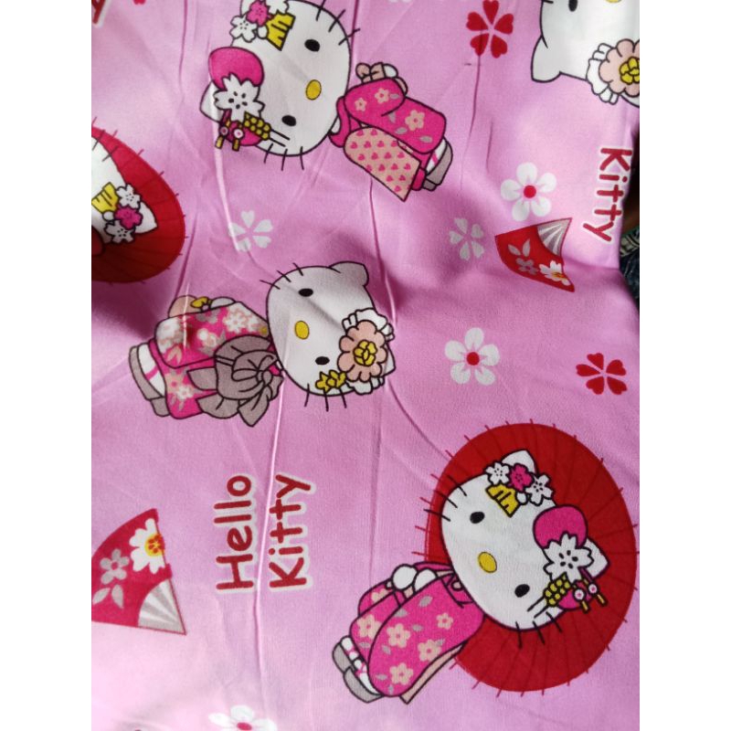 kain sprei polymicro disperse karakter hello Kitty kimono harga per 100cm lebar 240cm