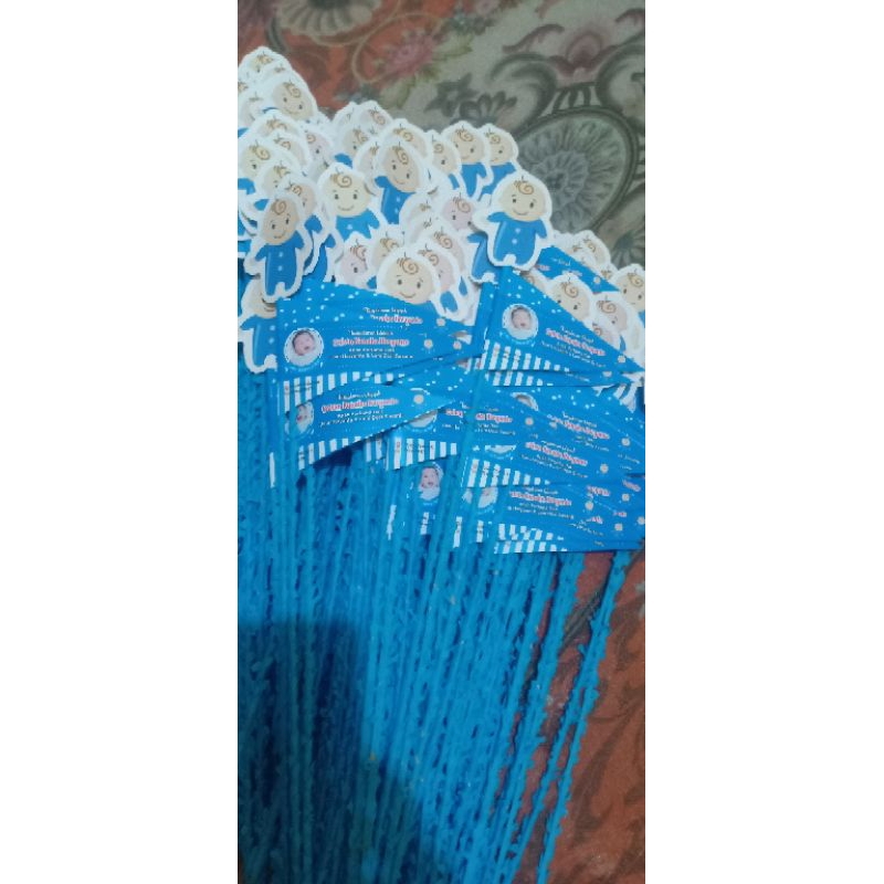 Bendera aqiqah karakter dipasangkan