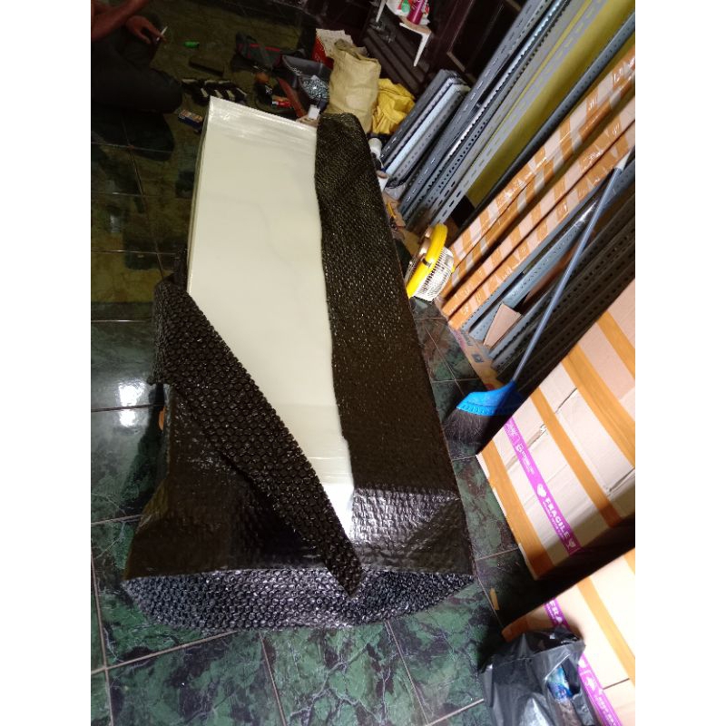 

BUBBLE WRAP PEKING TAMBAHAN BIAR TAMBAH AMAN DALAM PERJALANAN