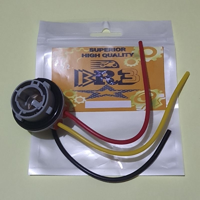 FITTING SOCKET LAMPU STOP BELAKANG VESPA MATIC LX S LXV (TANPA SOCKET)
