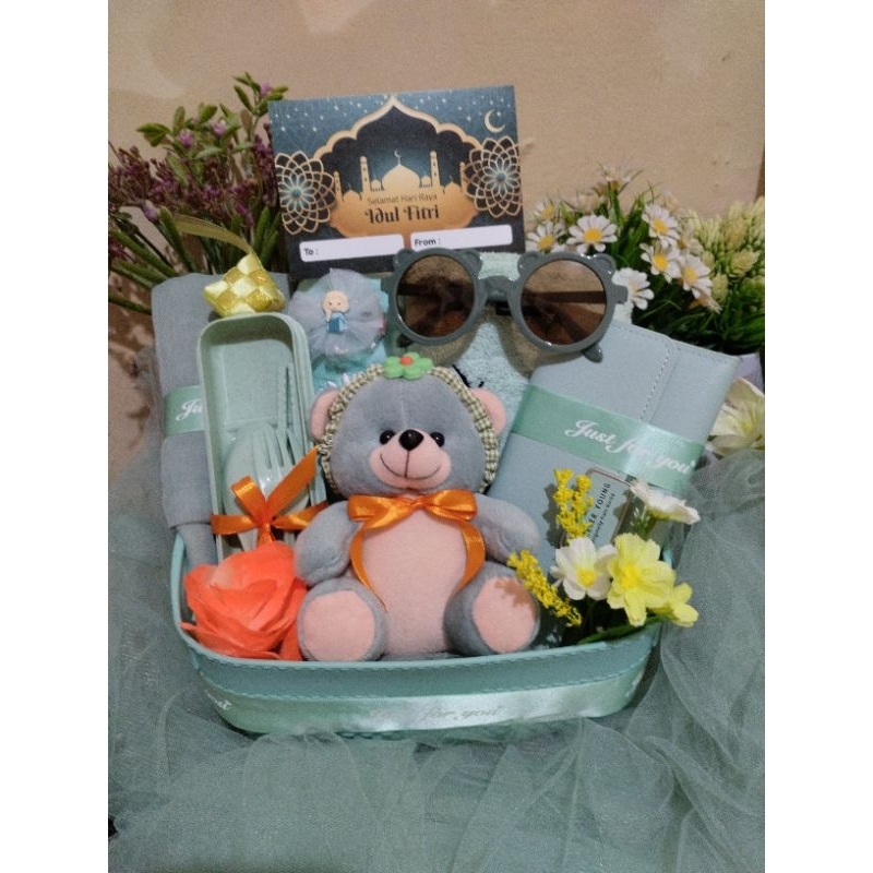 

Hampers Bingkisan Idul Fitri Keluarga Parcel Lebaran Ibu dan Anak Hadiah Lebaran