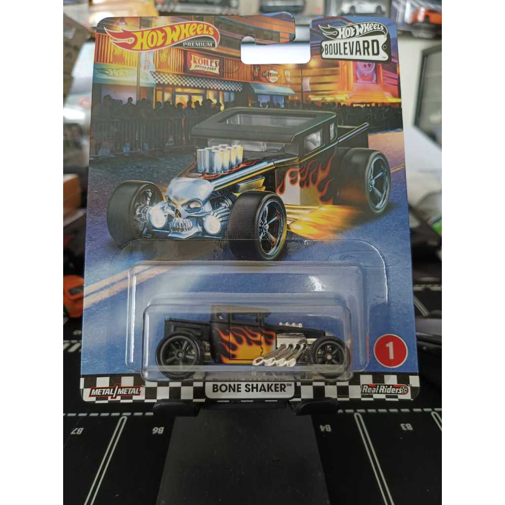Hot Wheels Premium Bone Shaker Boulevard