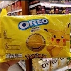 

Oreo biskuit cookie edisi pikachu Chocolate Banana ( isi 6 sachet )