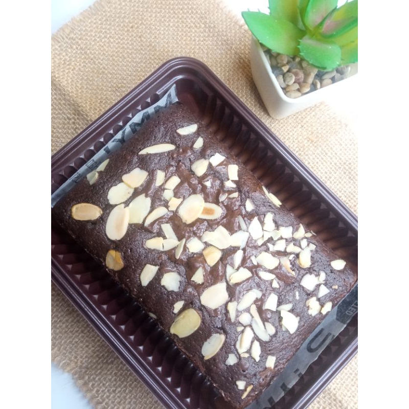 

RumahKue_Kekis | Fudgy Brownies | size 15x10 | Single topping