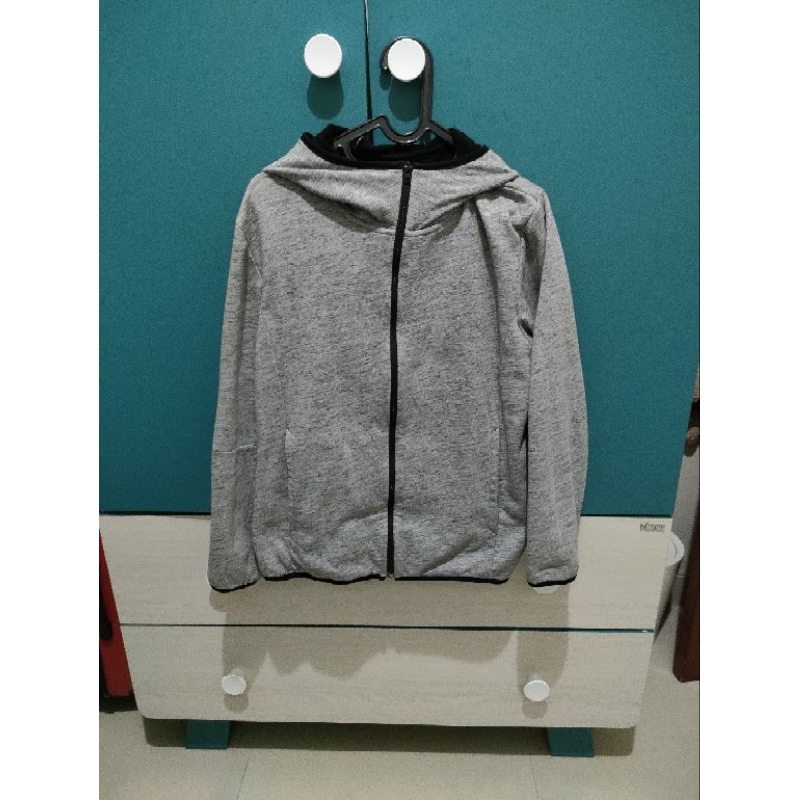 Uniqlo Jaket Softshell