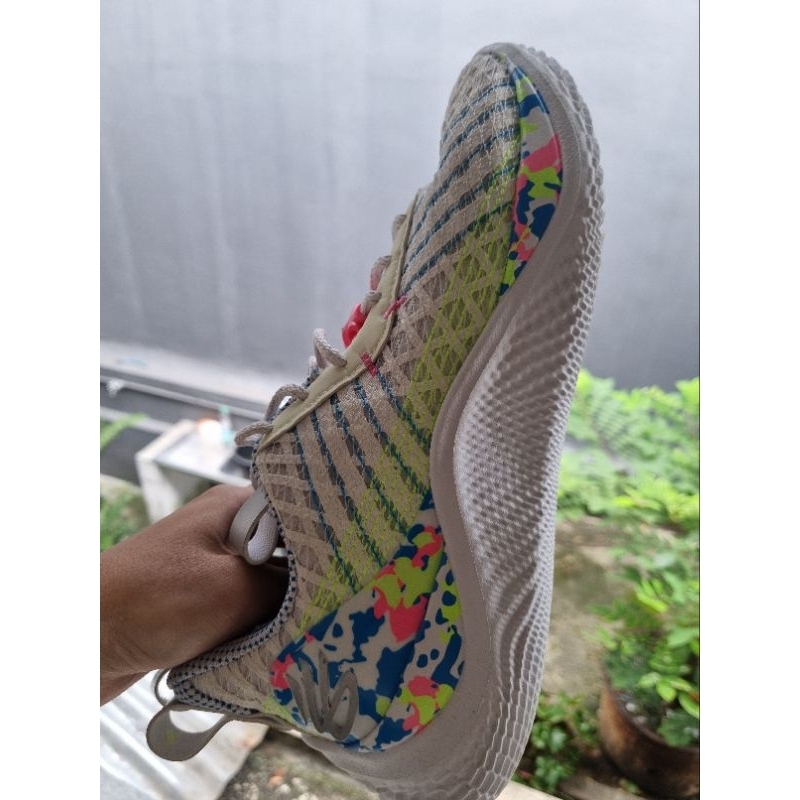 Curry 10 splash party