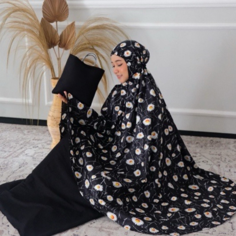 

BIG SALE GIFTBOX WANITA PREMIUM HAMPERS CEWE KADO BESTIE BlLACKSERIES SET HADIAH