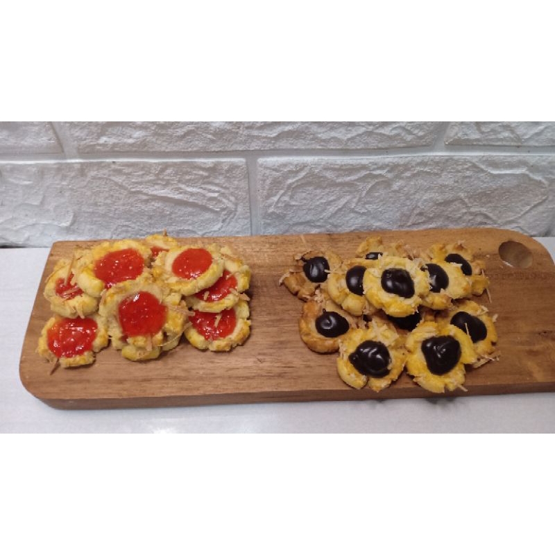 

kue kering thumprint strawberry dan coklat