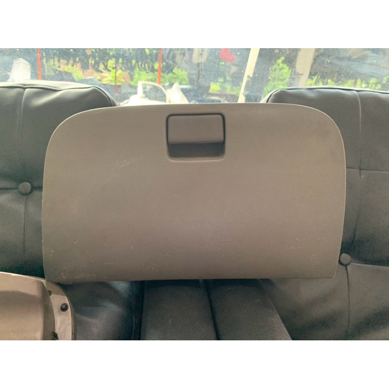 Laci box Glove Dashboard Avanza Xenia Lama 2010 2011 2009 2008 VVTI Original