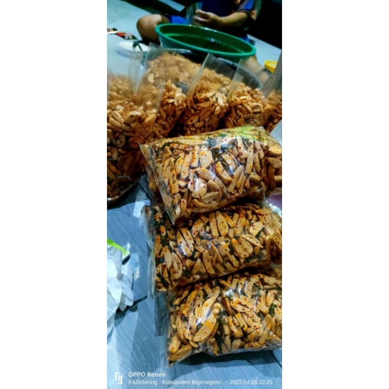 

basreng pedas daun jeruk