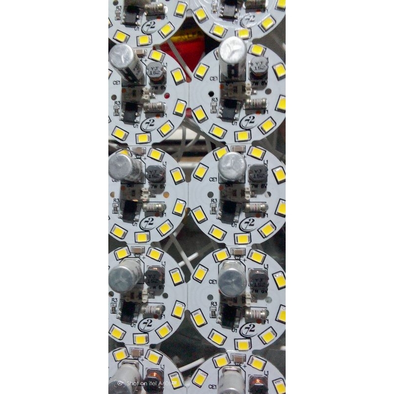 Mesin lampu LED 7 Watt 220 V bahan aluminium lengkap dengan komponen dan kabel colok AC nyala