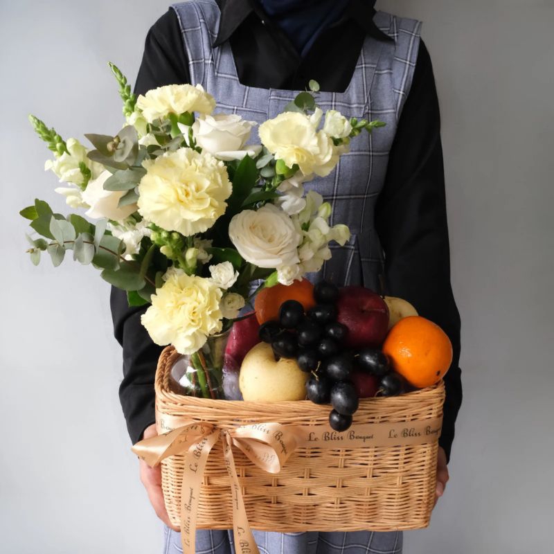 

Le Bliss Bouquet | Yellow Fruit Parcel | Parcel Buah Bunga Premium Segar Hadiah