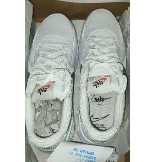 (Preloved) NIKE Women Sportswear Air Max Excee Sepatu Olahraga Wanita [DJ2003-100]