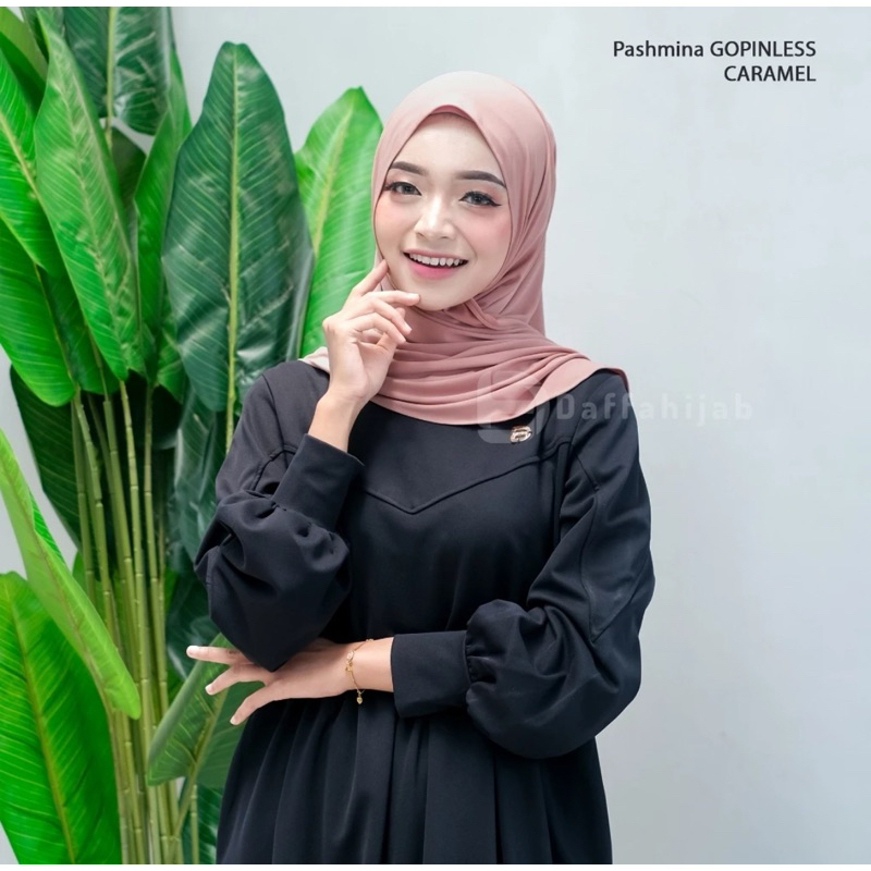 Hijab Pashmina instan gopinless by daffahijab warna caramel ukuran reguler