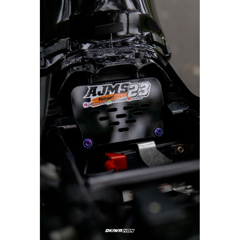 MIKA AKRILIK TUTUP BOX FILTER HONDA  CB150R CBR150 NEW LED  V2 V3 V4 CB150 X
