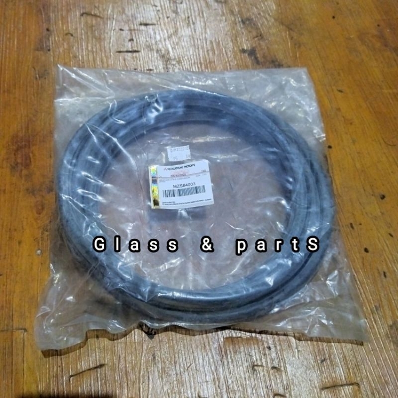 KARET KACA KABIN BELAKANG FUTURA PICKUP/T120SS/CARRY 1.0 PICK UP ORIGINAL