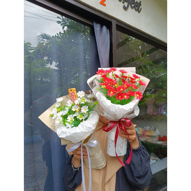 buket bunga palsu artificial aster Small Surabaya buket ulang tahun anniversary sidang wisuda sempro