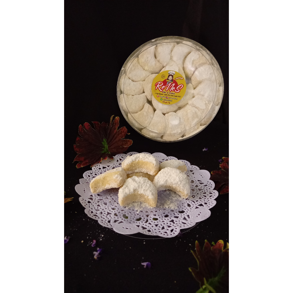 

Kue Putri Salju (FREE PACKING BUBBLE WRAP DAN KARDUS)