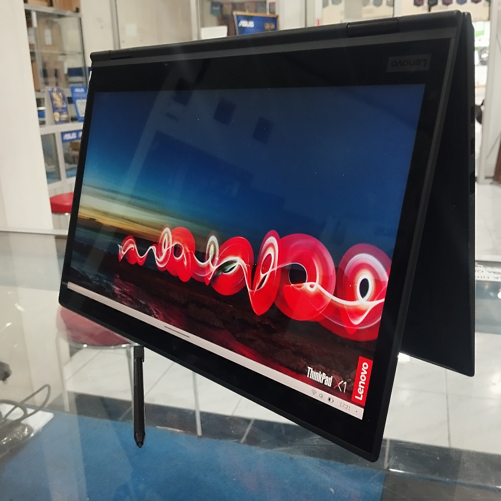 Laptop Convertible 2in1 Lenovo X1 Yoga 3rd gen Core i5 gen 8 RAM 8GB SSD 256GB Touchscreen Keyboard 