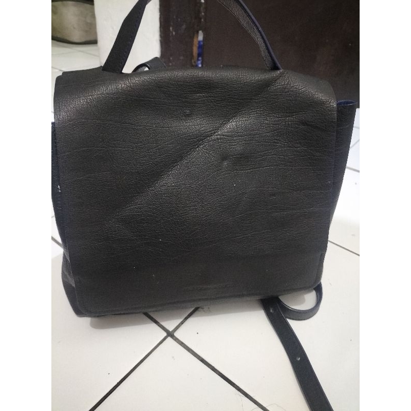 ransel kulas brand MANDARINA DUCK preloved.baca deskripsi