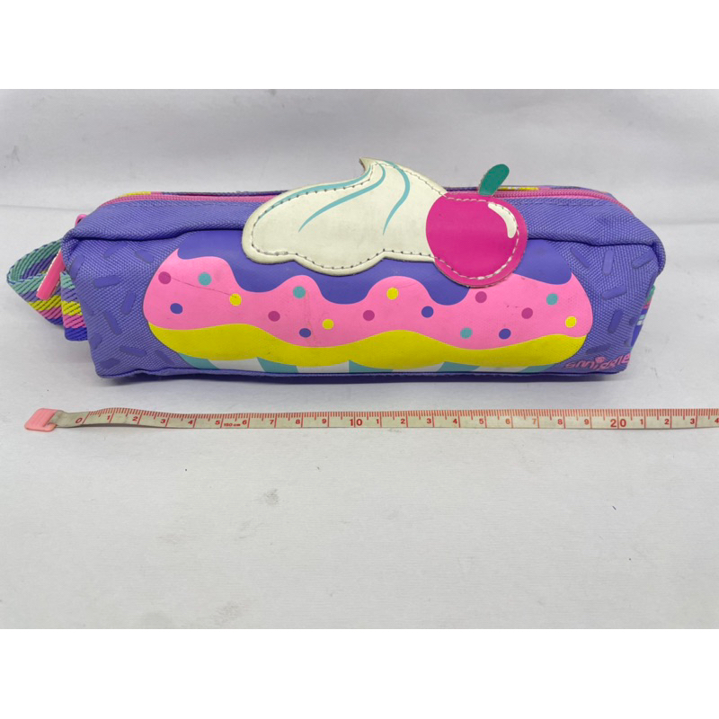 

Tempat pensil smiggle
