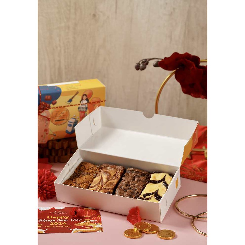 

GJU753 SALE Brownies Fudgy Dark Chocolate Setengah Loyang Hampers ImlekSinciaChinese New Year Size 2x1cm
