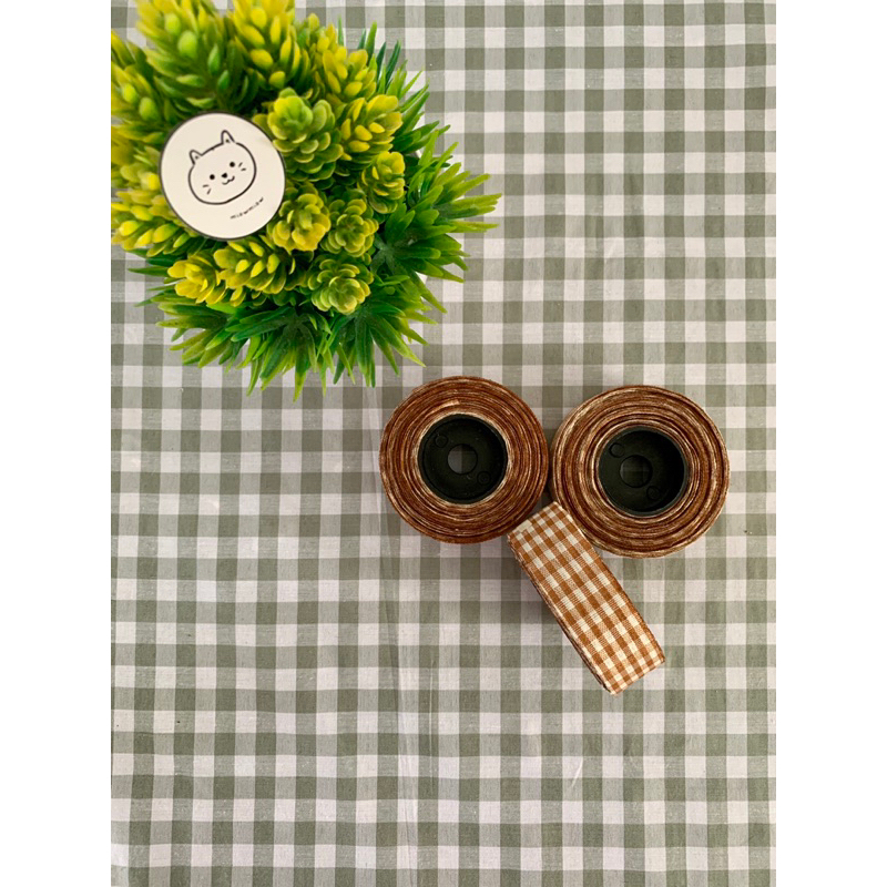 

Pita Hampers Kotak-Kotak Pita Kain Pita Kado Pita Aesthetic Pita 1 inch (2,5cm)