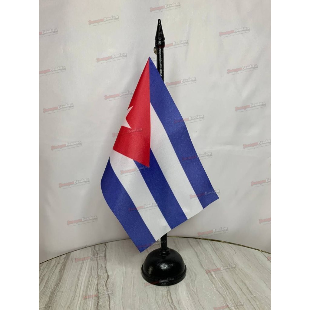 Bendera Meja Cuba + Tiang Pataka Meja