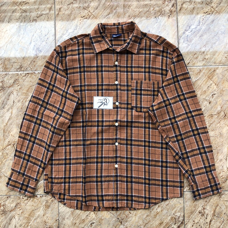 KEMEJA URBAN WHITE COKLAT KOTAK KOTAK