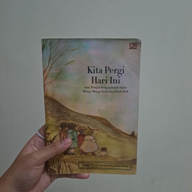 PRELOVED Novel Ziggy Zezsyazeoviennazabriezkie KPHI (KitaPergiHariIni)