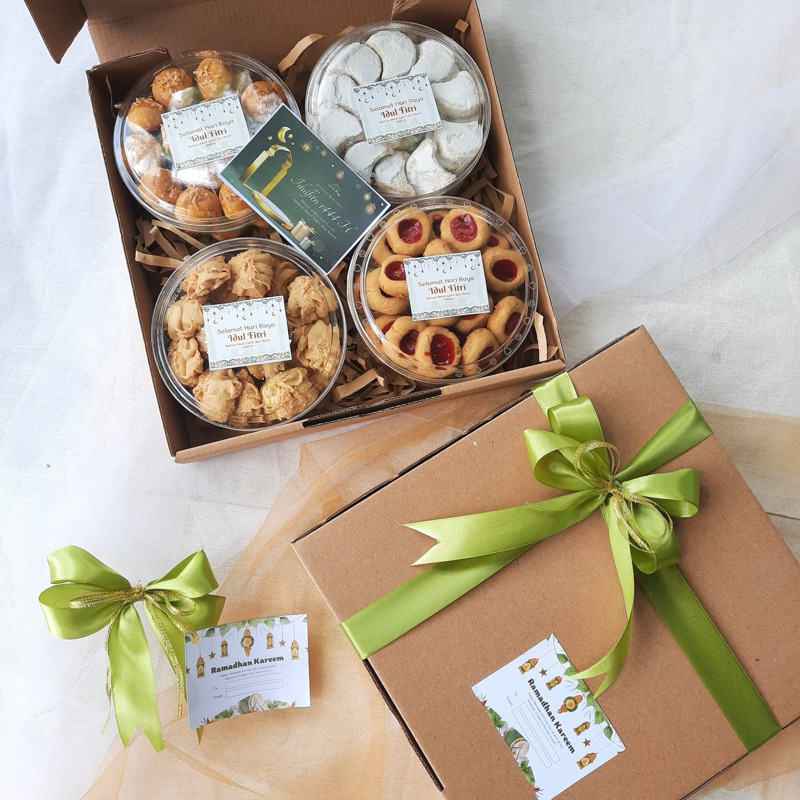 

Hampers Nastar / Hampers Lebaran / Kue Lebaran / Hampers box kue kering / Raya Hampers