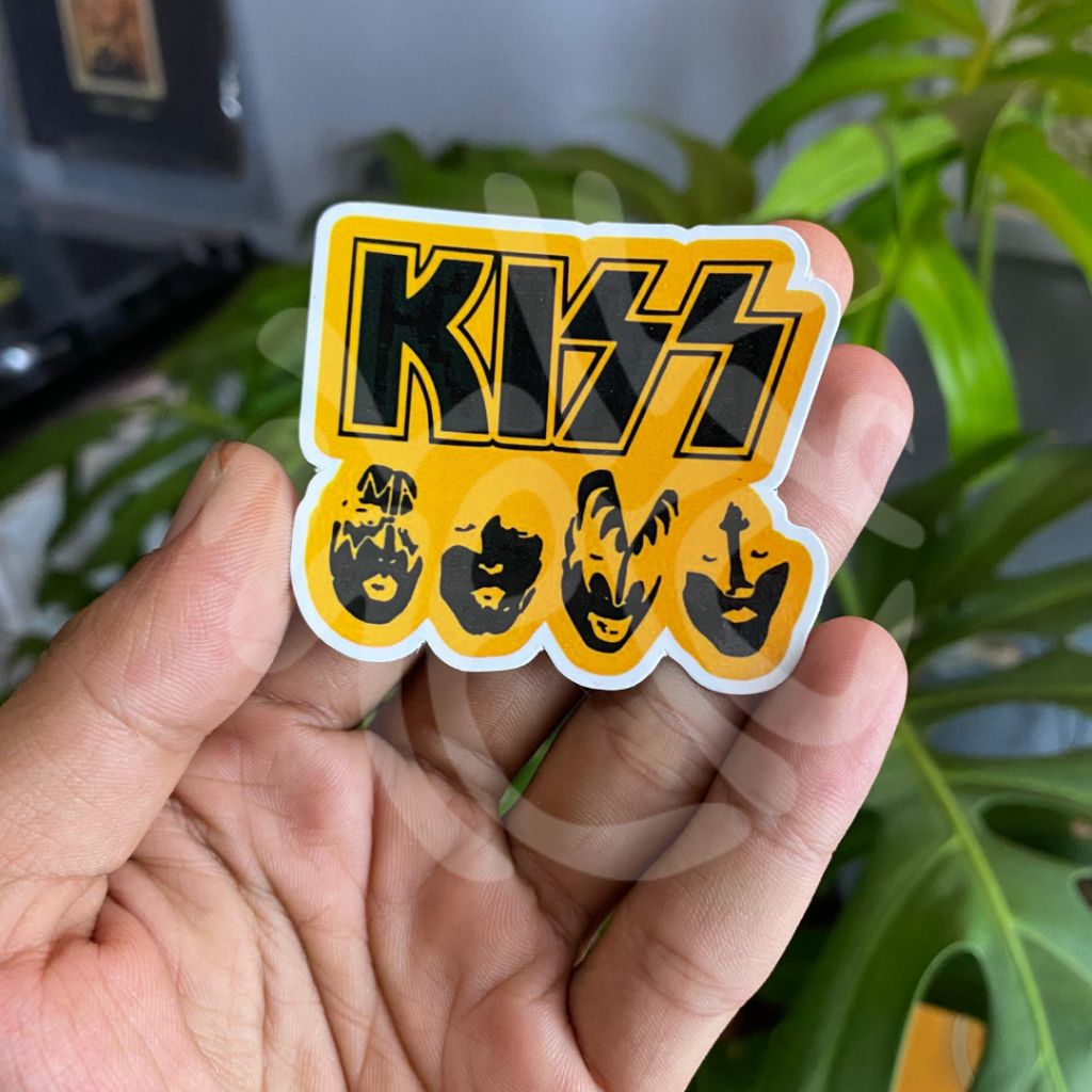 

stiker kiss . / sticker / aesthetic sticker / sticker tumblr / aesthetic sticker / stiker hp / stiker laptop / stiker helm / stiker satuan / stiker tahan air / sticker pack