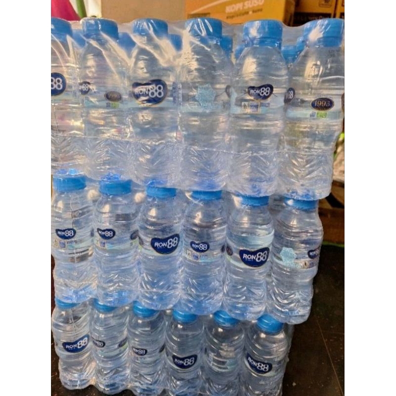 

Ron 88 Air Minum Kemasan Botol isi 24 pcs / Krat (200 ML) (Instant Only)