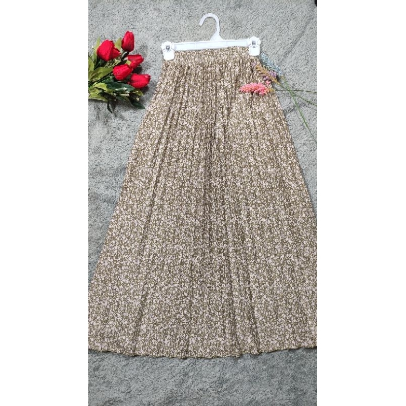 ROK PLISKET PAYUNG MOTIF BUNGA .