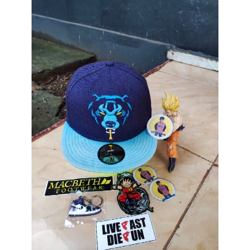 Topi NewEra x MISHKA Death adder bearTwo Tone