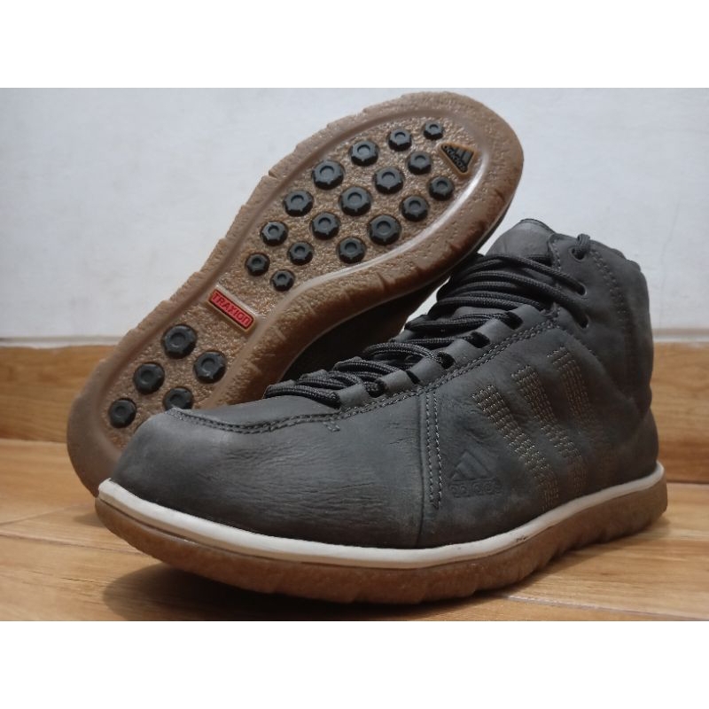 sepatu kulit Adidas zappan mid traxion