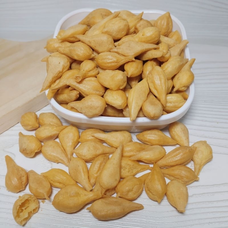 

KUE SOES KEJU TUNAS