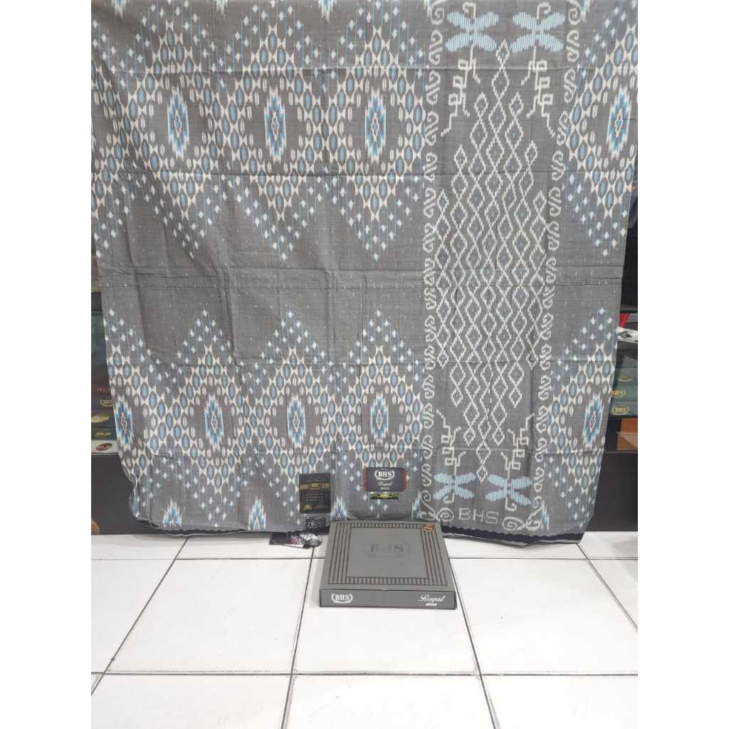 SARUNG BHS ROYAL KWG MS SILVER