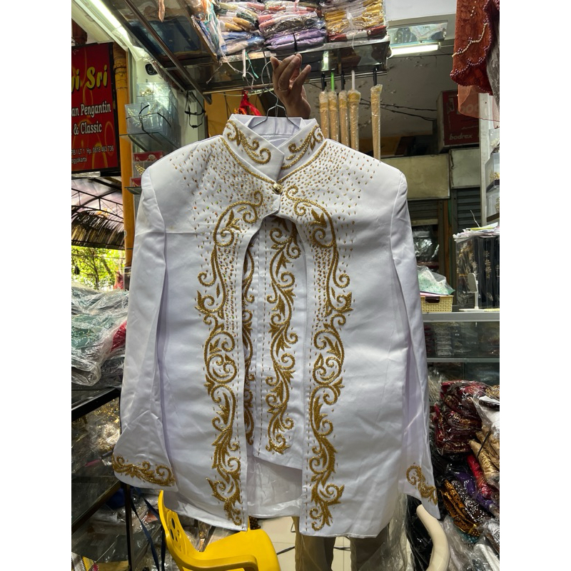 Basofi pengantin putih