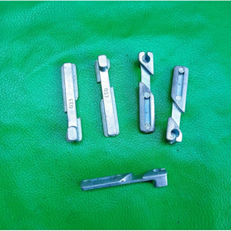 Penahan stoper lidah gas dalam Honda C50 C70 Pispot original nos