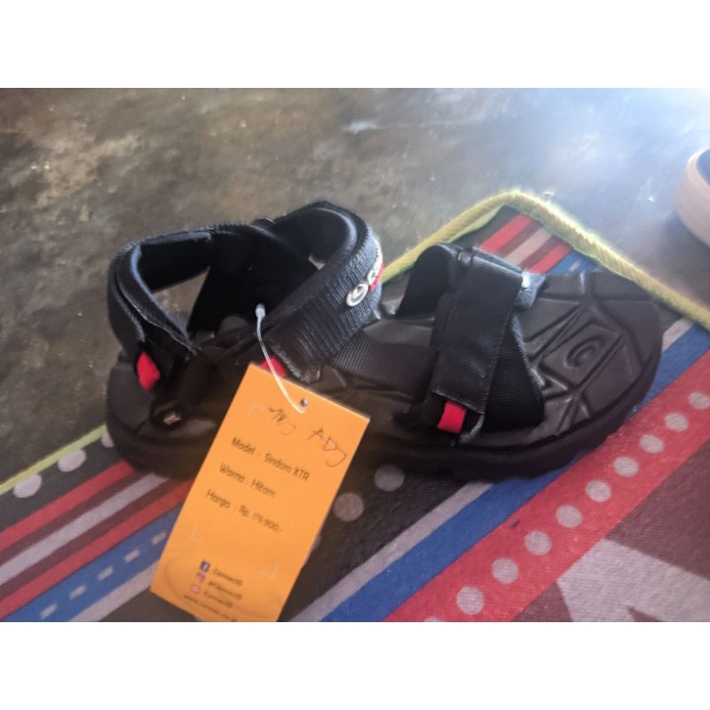 Sandal Gunung Merek Connec