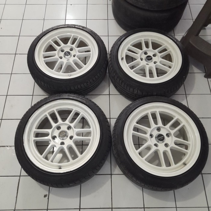 VELG MOBIL RPF01 R17x7,5 PCD 5x114 ET38 + BAN ACCELERA 205/45R17 JAZZ