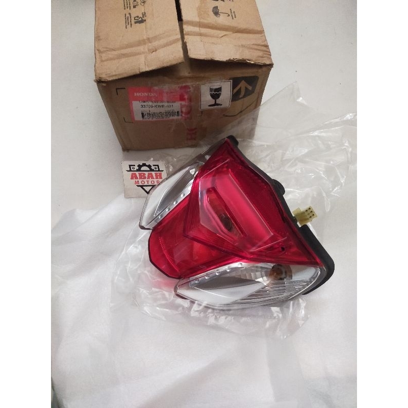 Light Assy RR Comb Lampu belakang Assy Honda Blade 110 33700KWB921