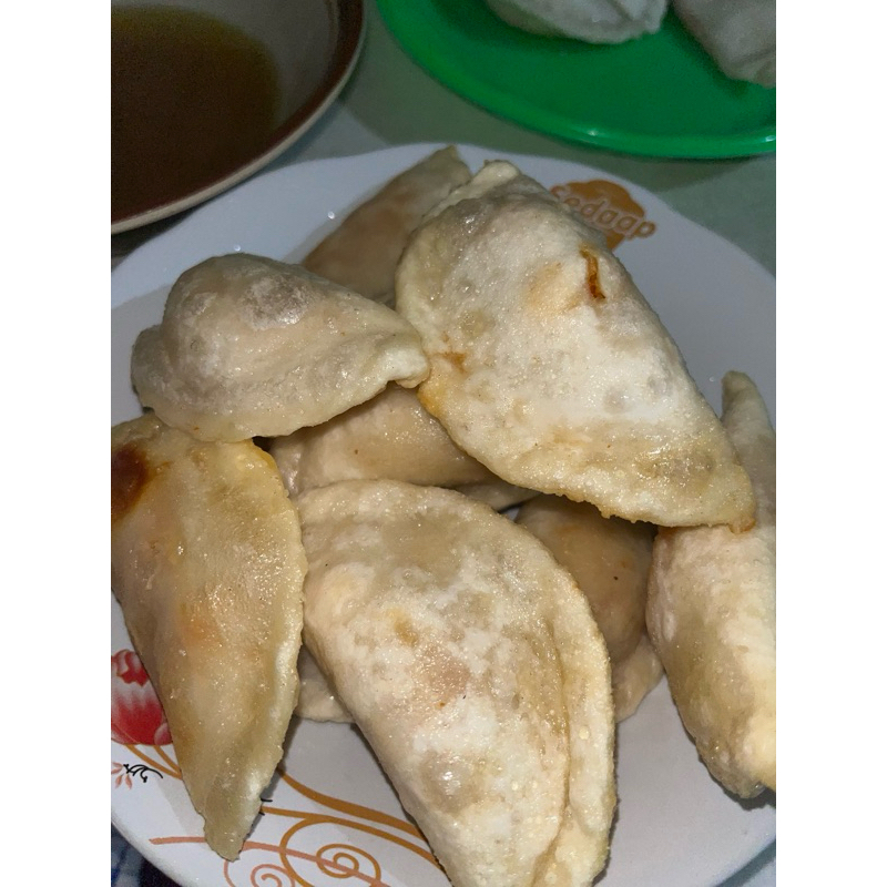 

Cireng isi ayam suwir