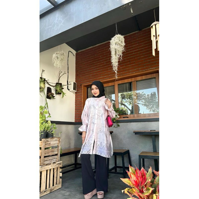 Raisa Tunik Dior Silk Super mewa by Elsafahijabstyle